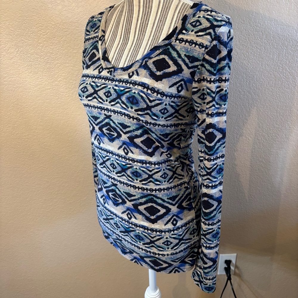 Rue21 Top Medium Geometric Blue Tan Cream Tribal Long Sleeve VNeck Soft Stretch - Picture 7 of 13